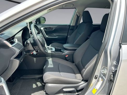 Used 2025 Toyota RAV4 LE AWD/4WD image 11