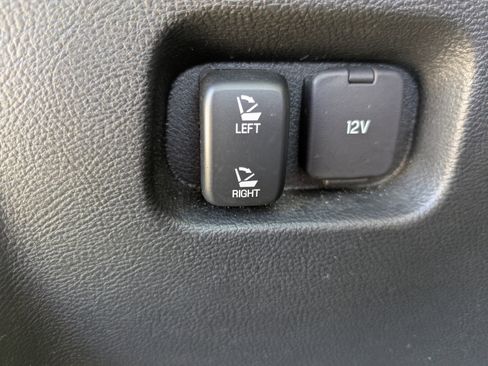 Used 2023 Ford Edge SEL image 11