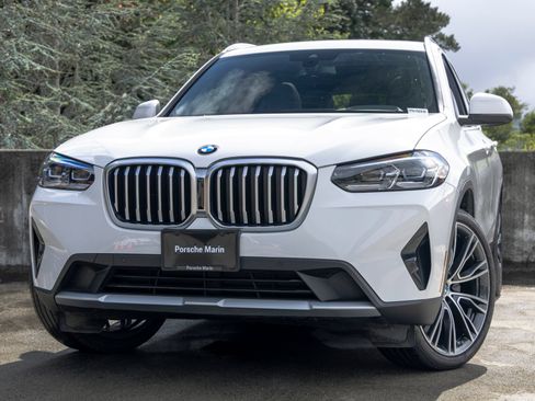 Used 2023 BMW X3 xDrive30i w/ Premium Package w/ZPA AWD/4WD image 7