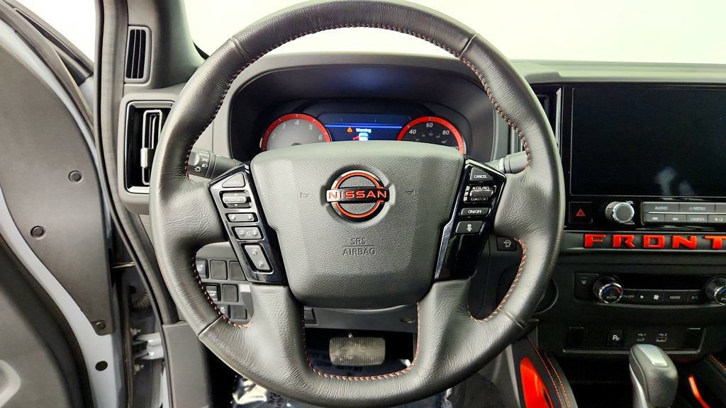 Used 2025 Nissan Frontier Pro-X RWD image 13