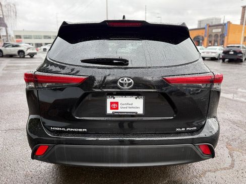 Certified 2023 Toyota Highlander XLE image 5