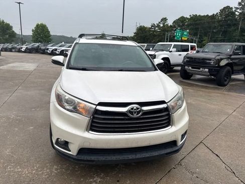 Used 2015 Toyota Highlander XLE FWD image 3