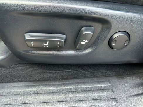 Used 2014 Toyota 4Runner Limited AWD/4WD image 11