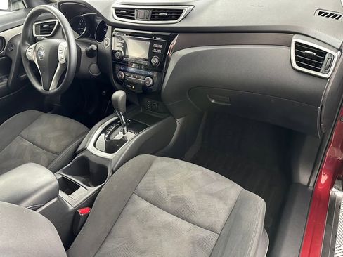 Used 2016 Nissan Rogue SV AWD/4WD image 17