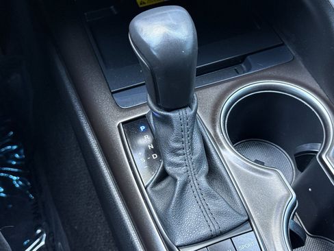 Used 2022 Toyota Camry XSE FWD image 19