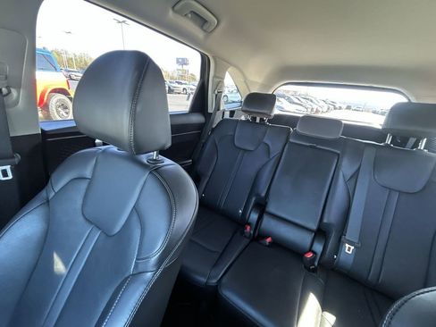 Used 2025 Kia Sorento S FWD image 14