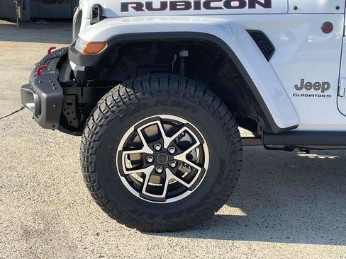 New 2025 Jeep Gladiator Rubicon image 40