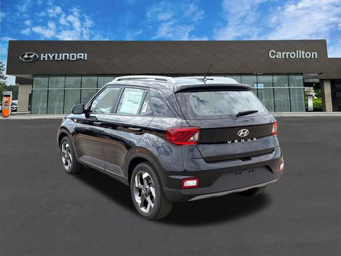 New 2026 Hyundai Venue SEL FWD image 8