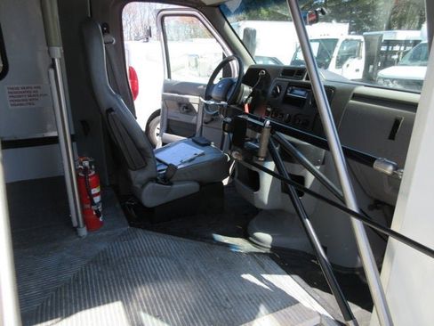Used 2013 Ford E-350 and Econoline 350 Super Duty Wagon w/ Shuttle Bus Prep Pkg image 18