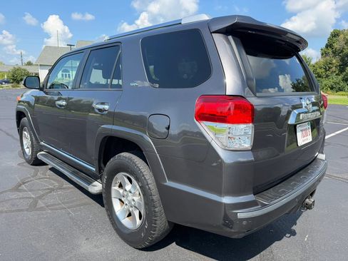 Used 2011 Toyota 4Runner SR5 w/ Convenience Pkg AWD/4WD image 4