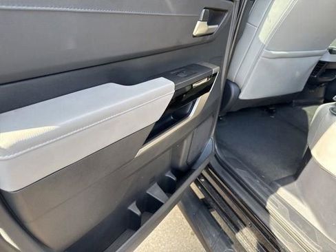 Used 2025 Toyota Tundra Limited image 26