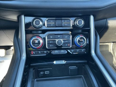 Used 2023 GMC Yukon XL Denali w/ Denali Reserve Package AWD/4WD image 17