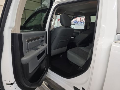 Used 2015 RAM 2500 SLT w/ Luxury Group image 28