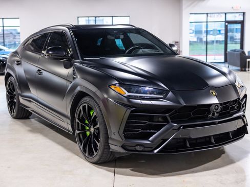 Used 2022 Lamborghini Urus AWD/4WD image 10