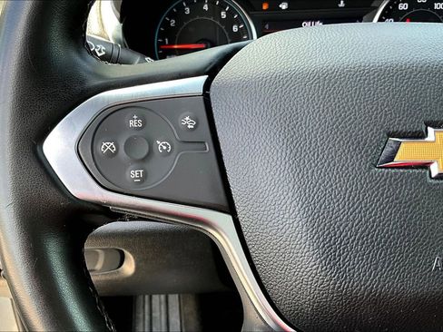 Used 2023 Chevrolet Traverse LT image 26