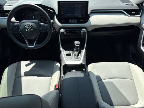 Used 2021 Toyota RAV4 XLE Premium FWD image 11