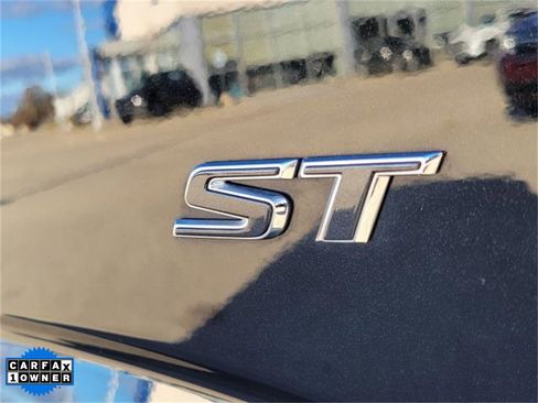 Used 2024 Buick Enclave Essence w/ Experience Buick Package image 6