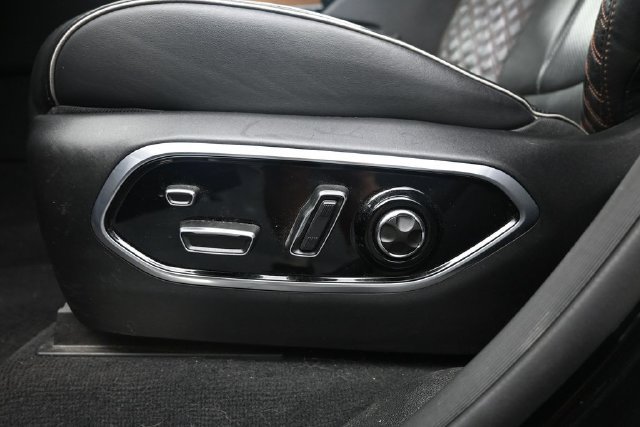 Used 2022 Jeep Grand Cherokee Summit AWD/4WD image 16