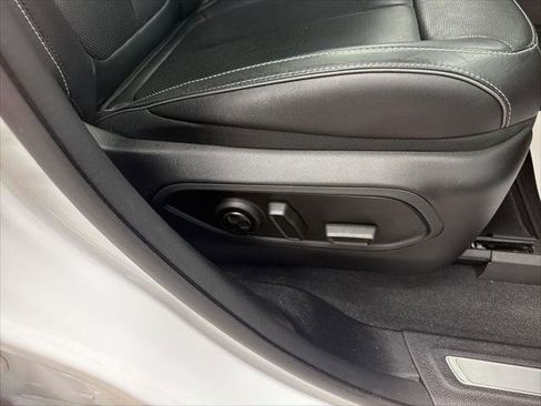 Certified 2023 Jeep Grand Cherokee Overland image 33