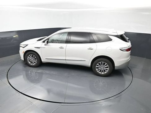 Used 2023 Buick Enclave Essence FWD image 16