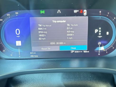 Used 2024 Volvo XC40 B5 Core image 41