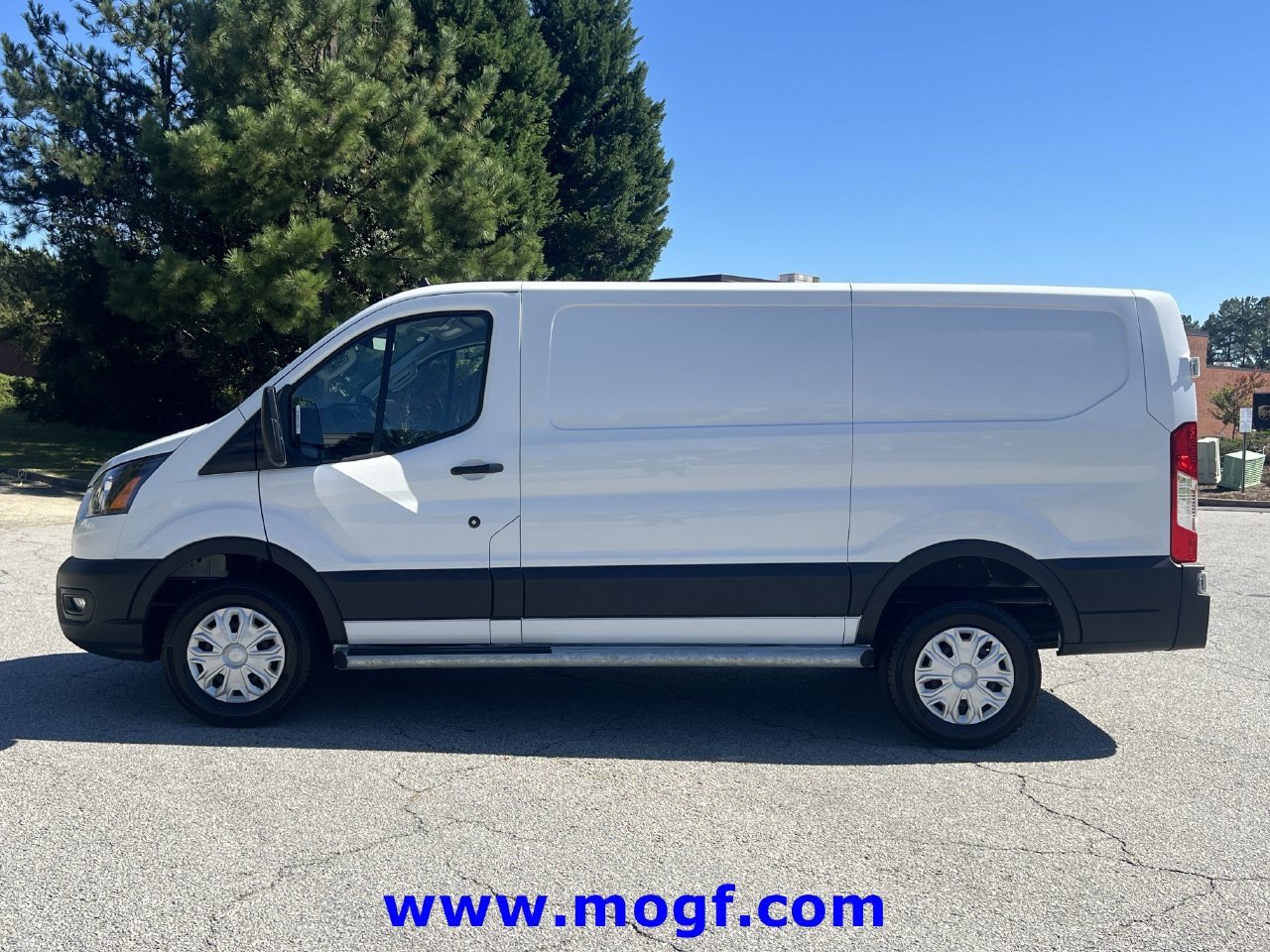 Used 2025 Ford Transit 250 Low Roof w/ Exterior Upgrade Package RWD image 24