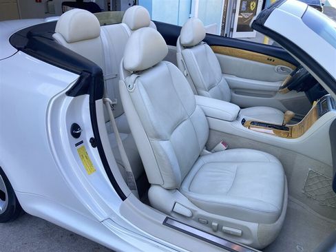 Used 2005 Lexus SC 430 Convertible RWD image 16