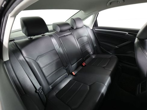 Used 2018 Volkswagen Passat 2.0T R-Line FWD image 20