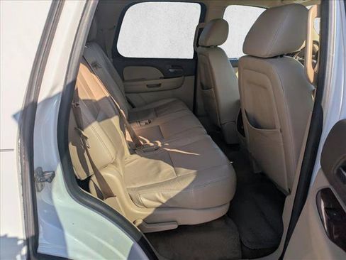 Used 2014 GMC Yukon SLE image 16