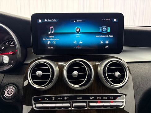 Used 2020 Mercedes-Benz GLC 300 4MATIC image 29
