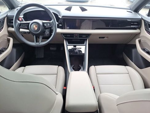 Used 2025 Porsche Macan 4 Electric image 16