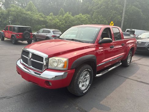 Used 2005 Dodge Dakota Laramie AWD/4WD image 3