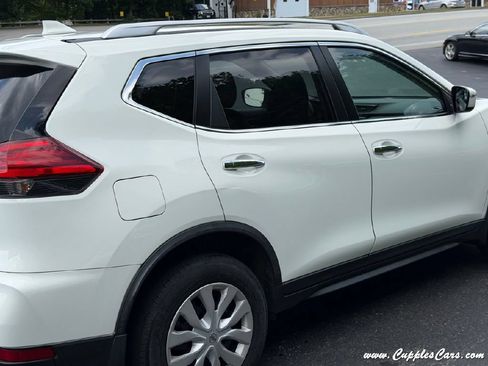 Used 2017 Nissan Rogue S w/ S Appearance Package AWD/4WD image 31