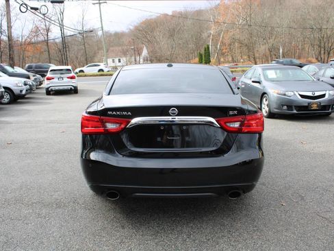 Used 2016 Nissan Maxima SR w/ Interior Lighting Package image 9