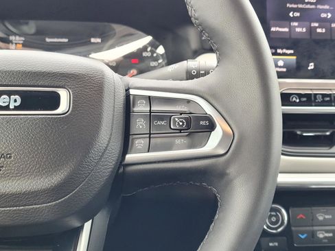 Used 2024 Jeep Compass Limited image 13