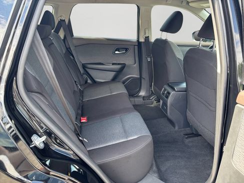 Used 2023 Nissan Rogue SV AWD/4WD image 13