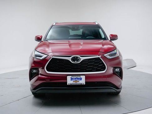 Used 2021 Toyota Highlander XLE image 14