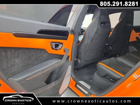 Used 2024 Lamborghini Urus S AWD/4WD image 32