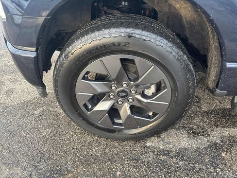 Used 2023 Ford F150 Lightning Lariat image 34