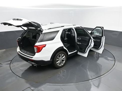 Used 2023 Ford Explorer Limited w/ Equipment Group 301A AWD/4WD image 31