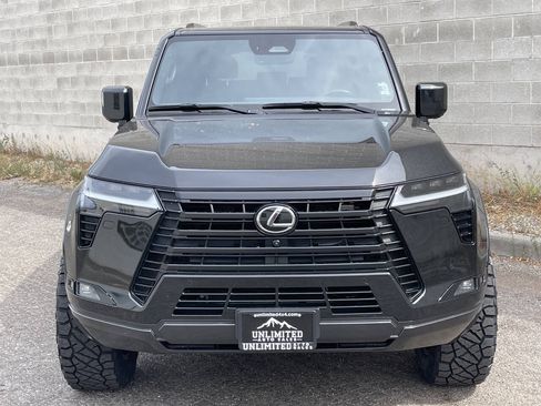 Used 2024 Lexus GX 550 w/ Accessory Package (Z1) AWD/4WD image 17