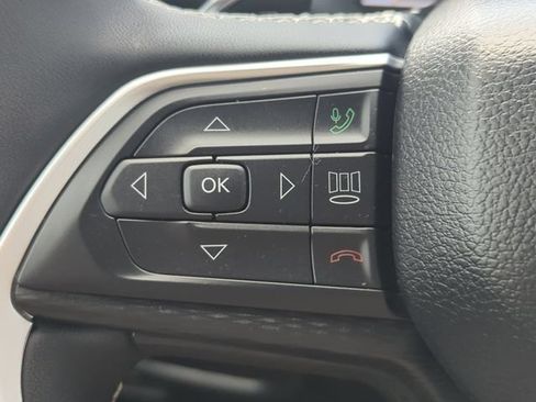 Used 2023 Jeep Grand Cherokee Altitude AWD/4WD image 15
