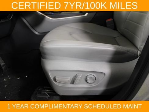Used 2024 Toyota Highlander XLE AWD/4WD image 18