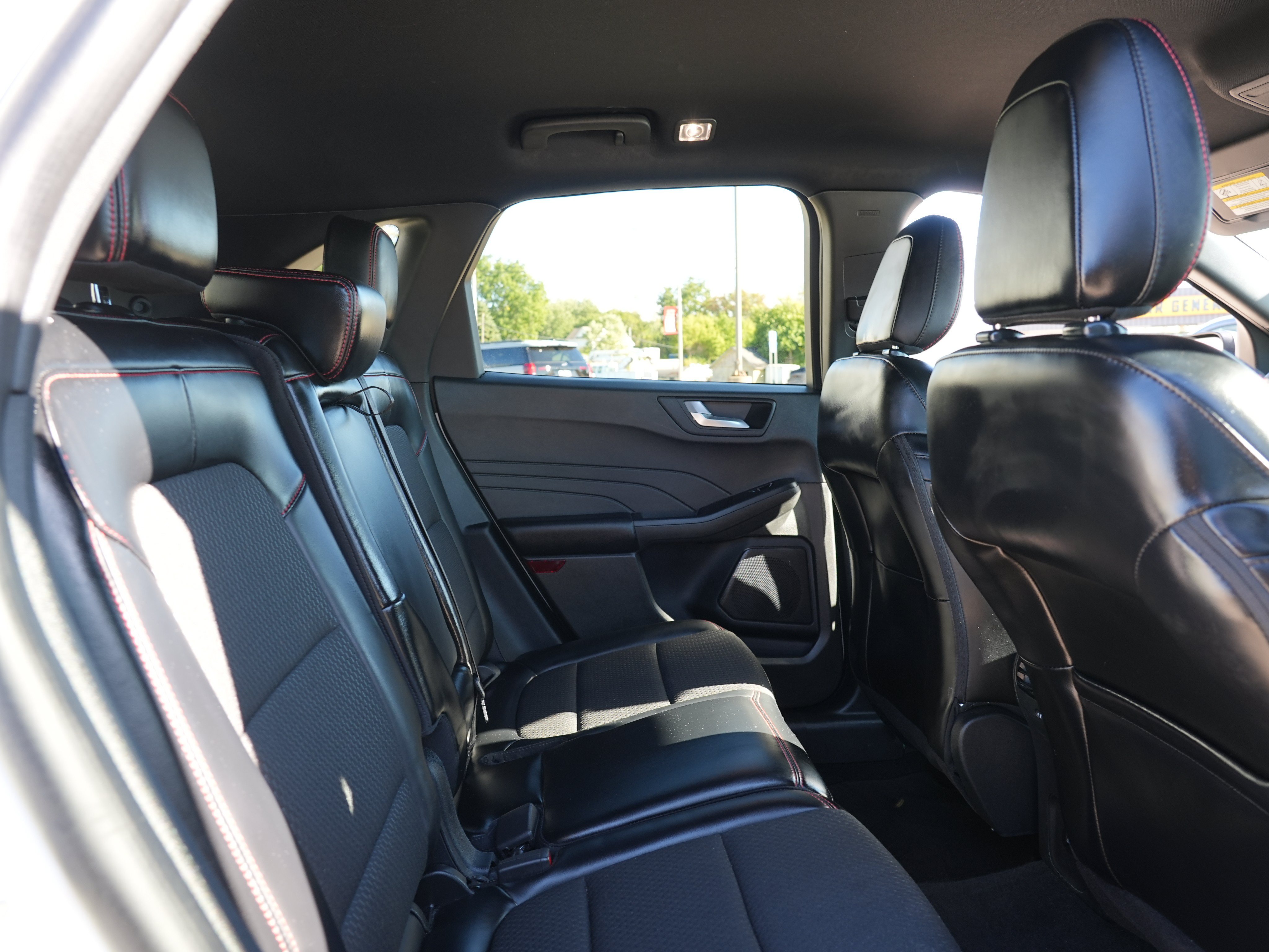 Used 2024 Ford Escape ST-Line w/ Tech Pack #1 AWD/4WD image 29