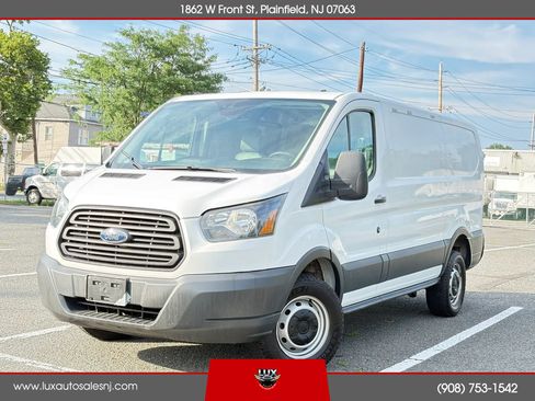 Used 2016 Ford Transit 250 130 Low Roof RWD image 1