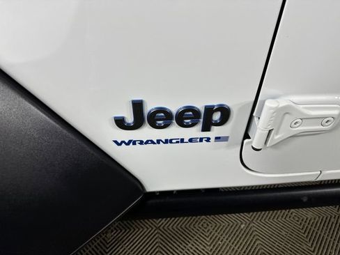 Used 2023 Jeep Wrangler Unlimited w/ Cold Weather Group image 10