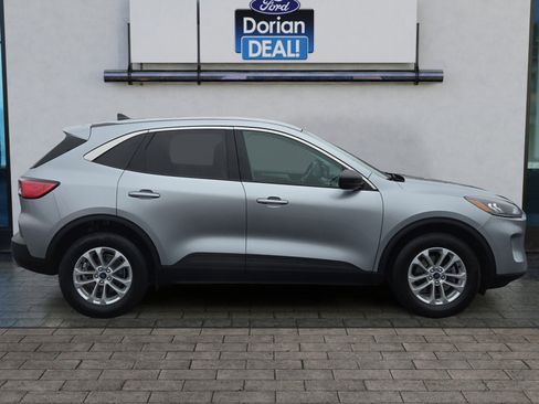 Certified 2022 Ford Escape SE w/ Convenience Package image 2