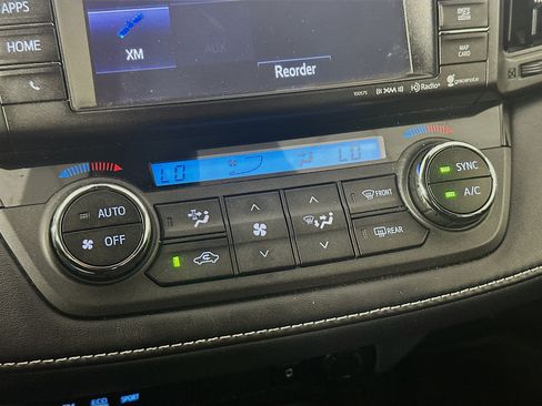 Used 2018 Toyota RAV4 XLE AWD/4WD image 22