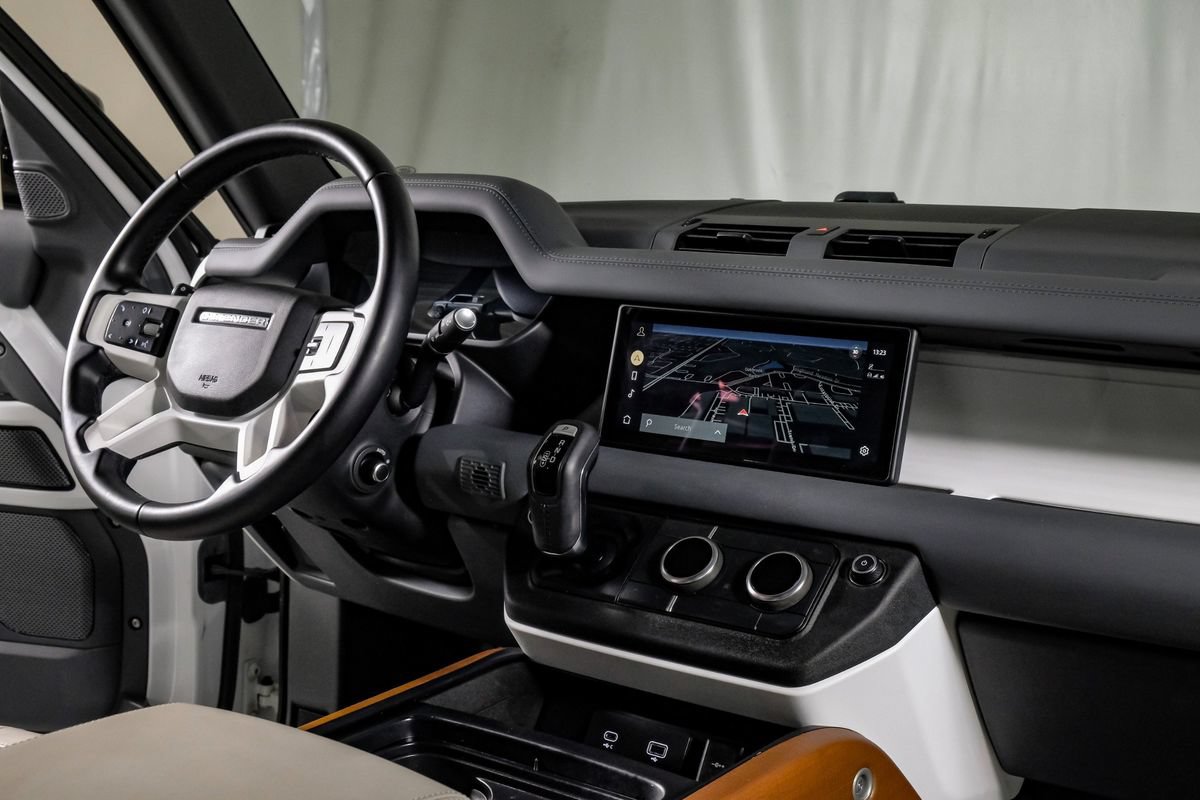 Used 2024 Land Rover Defender 110 S AWD/4WD image 23