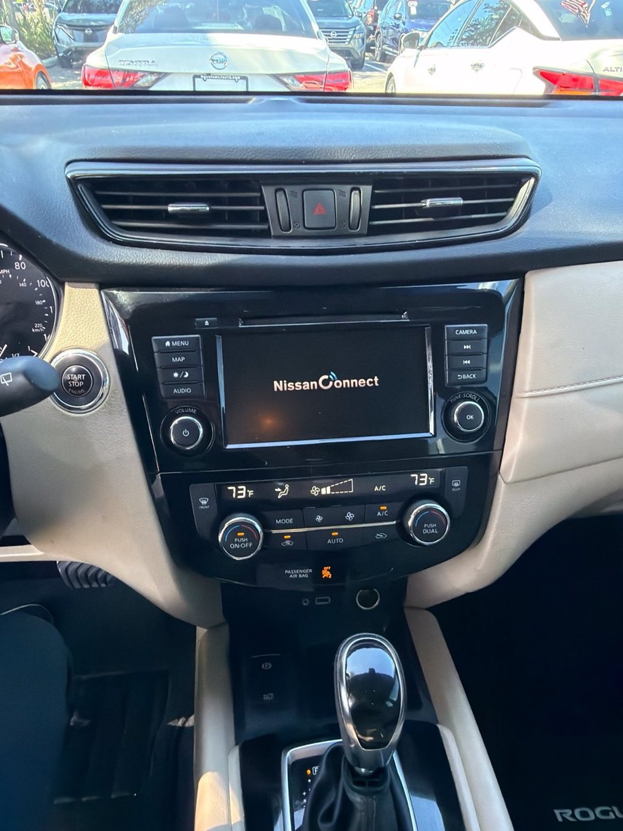Used 2019 Nissan Rogue SV w/ Premium Package FWD image 7